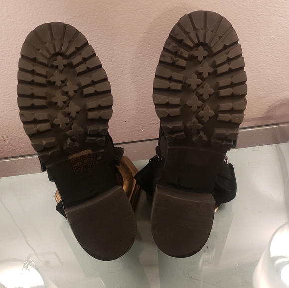 Crown Vintage Asisa Genuine Suede Bootie, Size 8M, Black NWOB - Picture 4 of 6